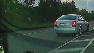 Вот поэтому в Воронеже все плюют на ПДД. Видео от друзей.