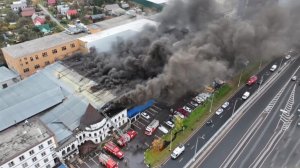Опубликованы кадры пожара в здании по производству автомобильных масел в Пушкино