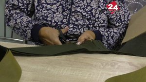 Плетут, вяжут и шьют для своих