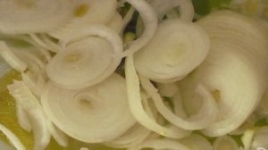 Куриная грудка в кефире в мультиварке