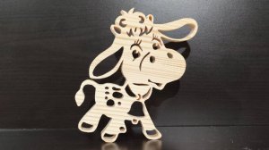 Бычок с колокольчиком вырезанный на лобзиковом станке