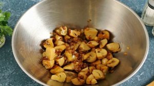 Салат из консервированных шампиньонов