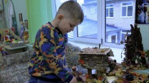 В детском саду «Светлячок» открылась выставка творческих семейных работ «Осенняя фантазия»