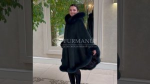 Зимнее пончо с капюшоном и с отделкой мехом песца, 39912