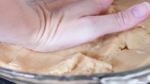 Пирог с малиной и ванильным кремом