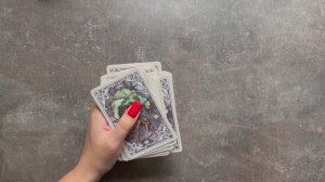 Что думает о ситуации между вами? #таро