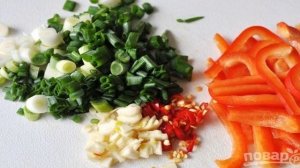 Салат со свининой и перцем