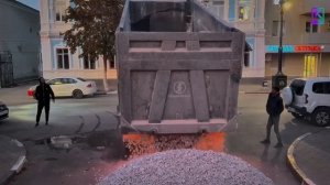 На улице Циолковского завезли щебень