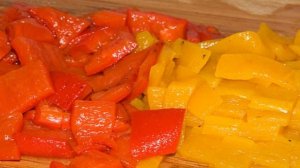 Салат с ананасами и куриной грудкой