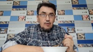 Какой противный дедок!