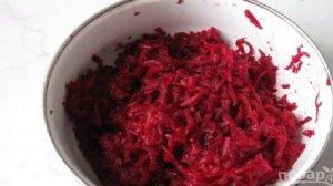 Салат со свеклой и солеными огурцами