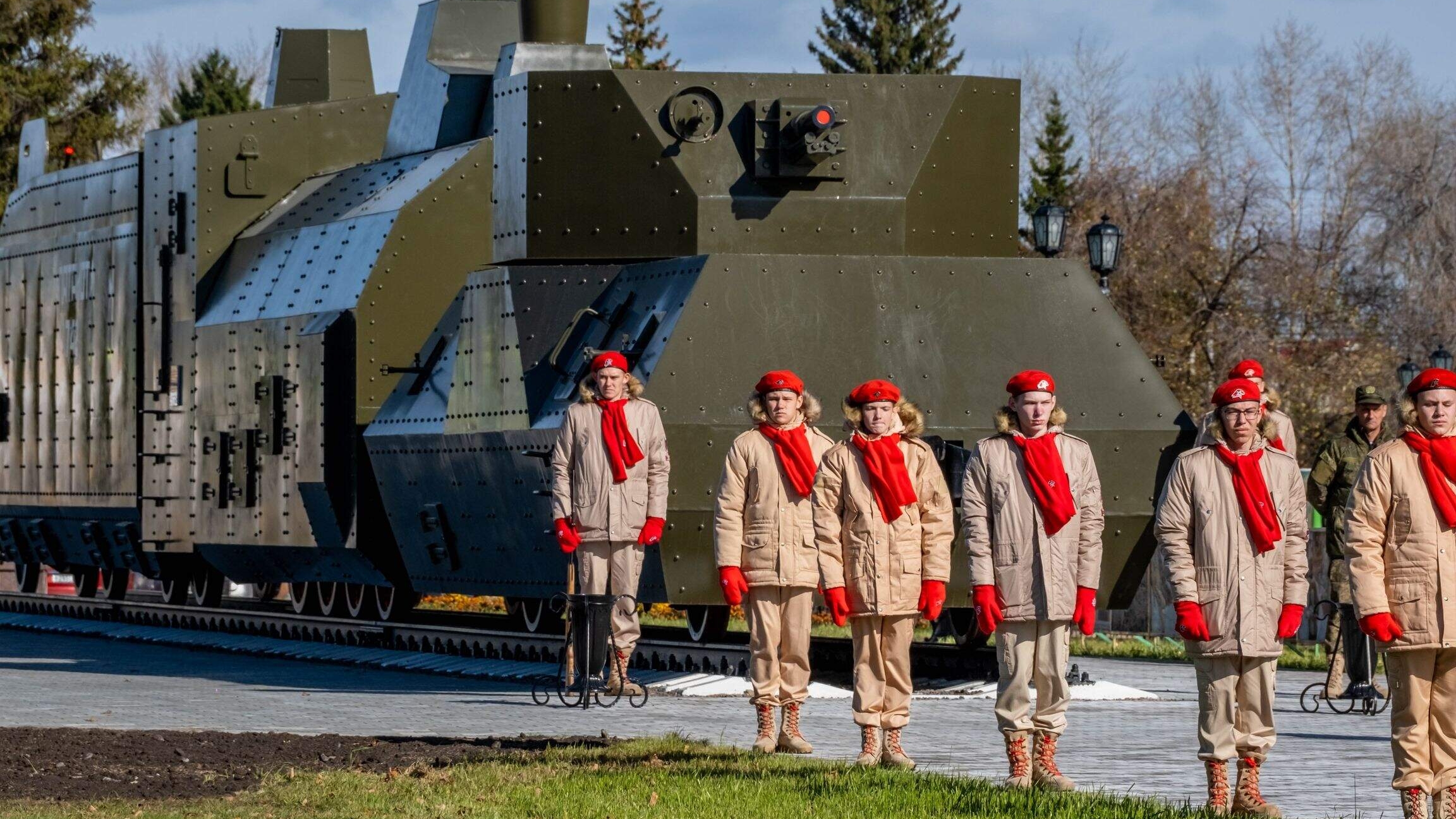 Ишим октябрь 2025. Открытие памятника бронепоезду "Патриот"