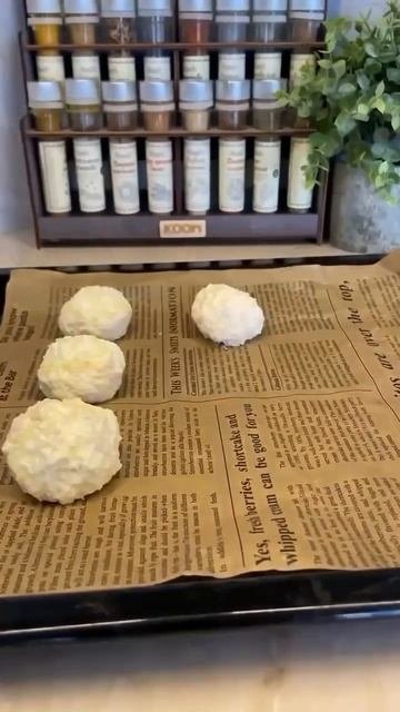 Булочки на творожном тесте с курицей и сыром