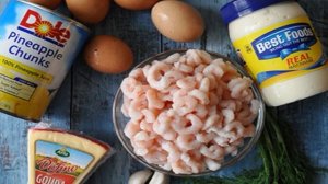 Салат из креветок и ананасов