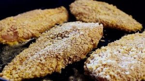 Куриная грудка в хрустящей панировке с сыром