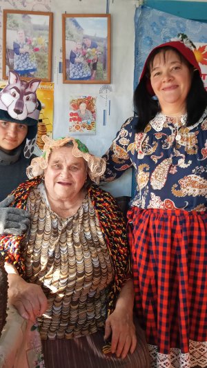 "Красная Шапочка в гостях у бабушек"