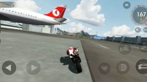 Я катаюсь в игре про мотики