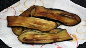 Рулеты из баклажанов с чесноком