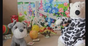 Мишка и Дружок изучают гласные буквы и считают до 10.