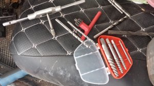 (2) как выкрутить болты двери из стойки 🚙 НИВА/NIVA 2131