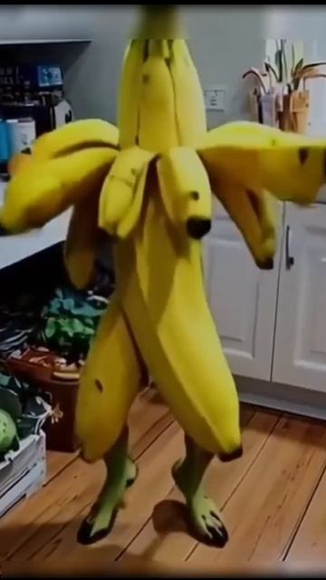 Банан без косточек танцует 👍😁😁#нейросеть смотреть онлайн