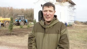Жители села Налим высадили аллею у стен старинного храма