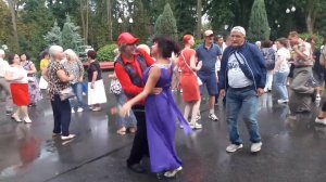 Шлепали шлепки мои и тапки!!!🌷🌿Танцы в парке Горького!!!🌷🌿Харьков 2021