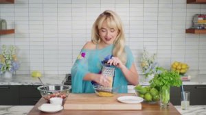 Сабрина Карпентер готовит вместе с Vogue