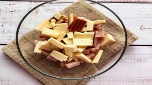 Салат София с копченым сыром