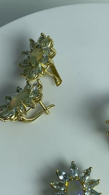 Комплект опалы и топазы