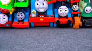 ТОМАС И ЕГО ДРУЗЬЯ ИГРАЕМ КРУТЫЕ ПАРОВОЗИКИ РАЗВИВАЮЩИЕ МУЛЬТИКИ ДЛЯ МАЛЬЧИКОВ