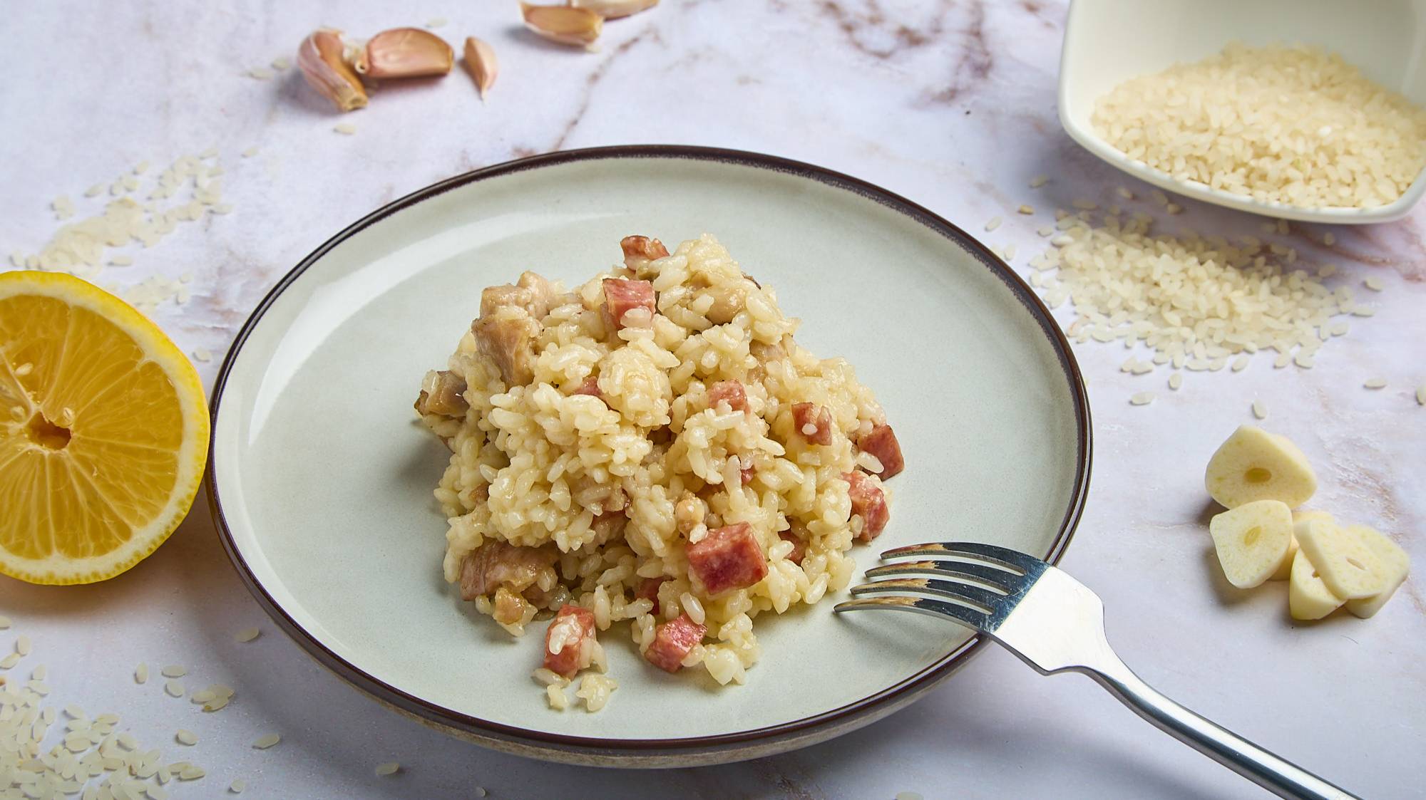 Паэлья с берегов Бискайского залива, испанское блюдо из риса и добавлением всего, что можно есть!!!