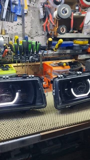 Фары Audi 80B3 антихром, глазки, би лед Criline D5