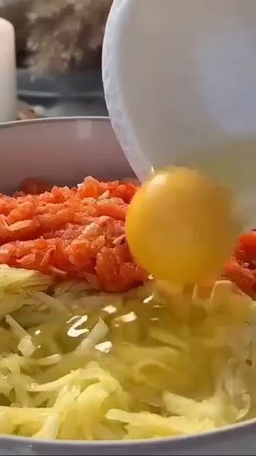 Куриные котлеты без муки масла и хлеба с соусом из брынзы