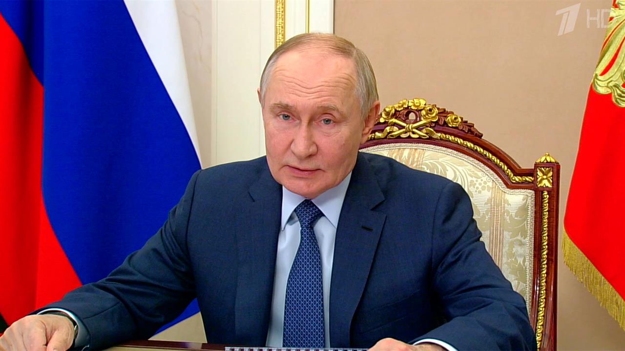 Президент провел плановое совещание с постоянными участниками Совбеза России