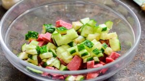 Салат с ананасами и колбасой