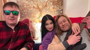 Евгений Шахрай и Виктор Тартанов, слепой и многодетный отец. Любящий петь! Творим ему хиты он лайн.