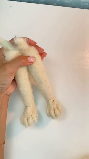 В процессе needlefelting сухоеваляние woolfelting pets