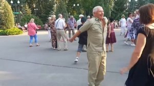 Разбила ты любовь мою, разбила сердце словно камень!!!💃🌹Танцы в парке Горького!!!💃🌹Харьков 2021