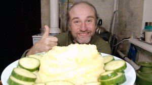 обед с Рыжулей. завтрака не было. у меня отвес. мукбанг. обжор. еда на камеру. диета. шизофрения.