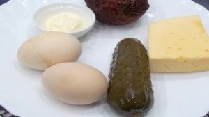 Салат со свеклой, сыром и яйцами