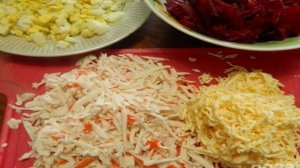 Салат Розовый фламинго с крабовыми палочками