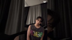 Тэхен V LIVE 01.10.2025 Я превращаюсь в..)