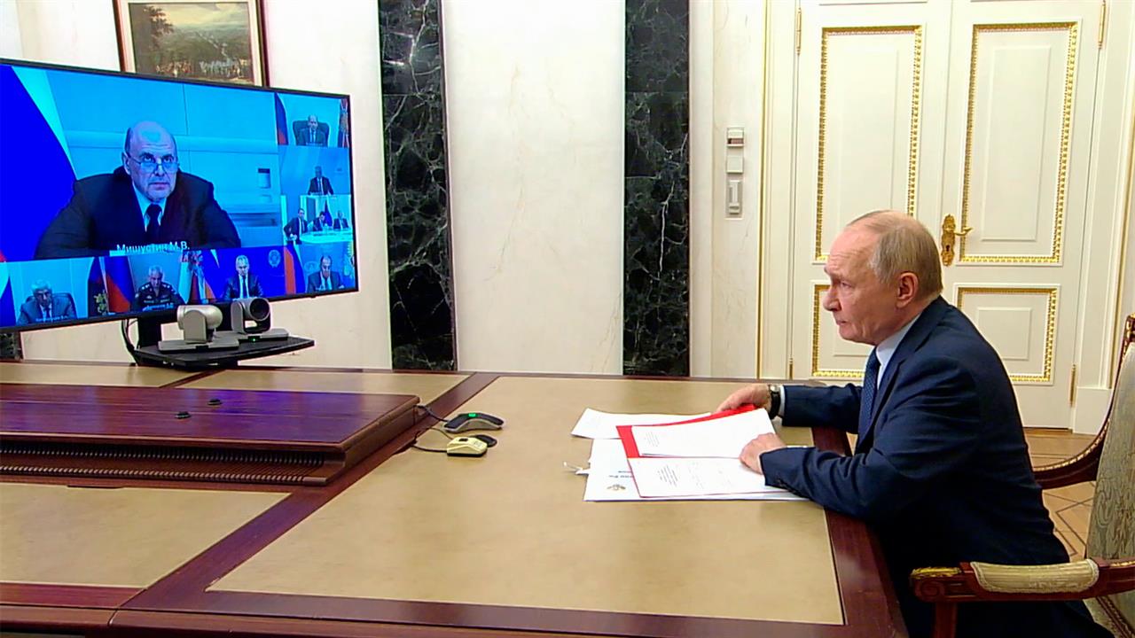 Владимир Путин провел плановое совещание с постоянными участниками Совбеза РФ