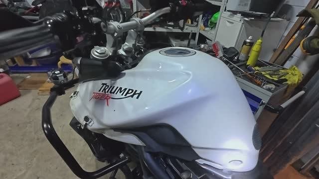 Замена стартера на Trimph Tiger 800 на стартер от Rick's Motosport Electric