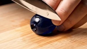 АСМР от нейросети. Нарезание фруктов. Очень красивые стеклянные фрукты и ягоды