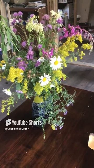 Ленобласть. Хвойное. 08.07.2024. Дача. Букет луговых цветов