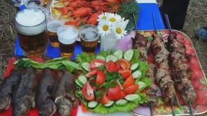 ВЕСЕЛО ЖИВЁМ.