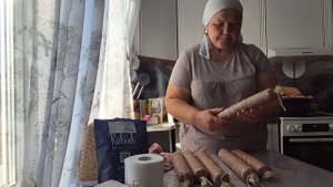 пусть еще солится/ дегустация копченостей/сегодня двое клиентов
