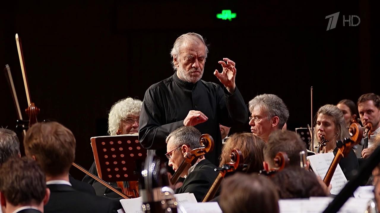 Симфонический оркестр Мариинского театра начал гастрольный тур по Китаю